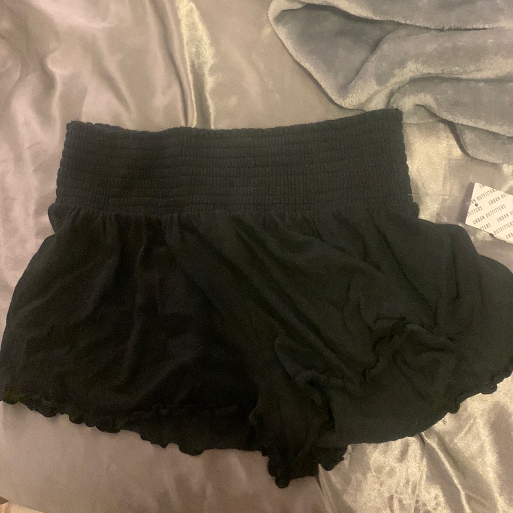 urban outfitters black flowy shorts